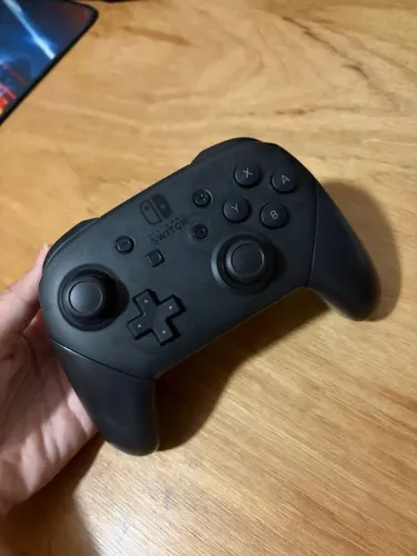 Controle Nintendo Switch Pro Controller