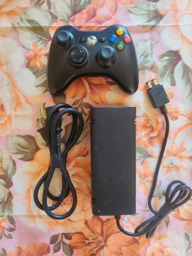 Fonte e controle Xbox