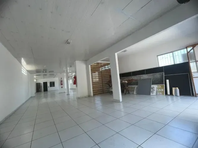 Ponto comercial ideal para Supermercado ou Farmácia-Rio Vermelho próximo da Don Dani Pizza