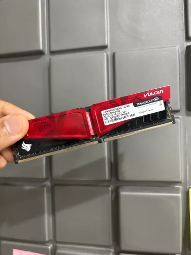 Memória ram ddr4 Pichau 8Gb ótimo estado.