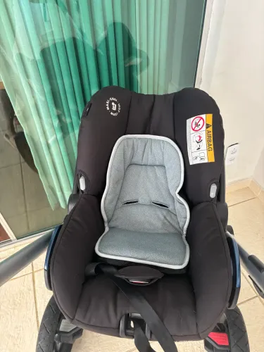 Vende-se bebê conforto em ótimo estado
