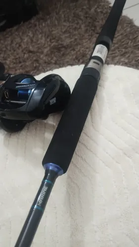 Carretilha Titan 400SW e vara GT2 fuji