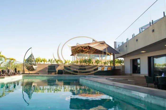 Casa no Lago Corumbá IV | 6 Suítes, Piscina e Vista para o Lago