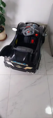 Batmóvel carrinho elétrico infantil com controle remoto. Promoção!