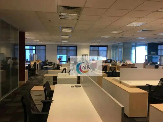 Conjunto para alugar, 1006 m² Itaim Bibi 90 posições de trabalho e 6 salas de reuniões