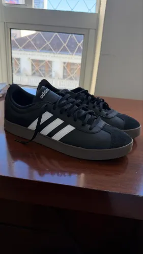 Tênis adidas 44