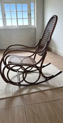 Cadeira de balanço antiga estilo Thonet Gerdau-Relíquia Legítima
