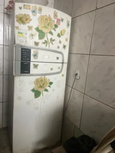 Vendo geladeira ótimo estado