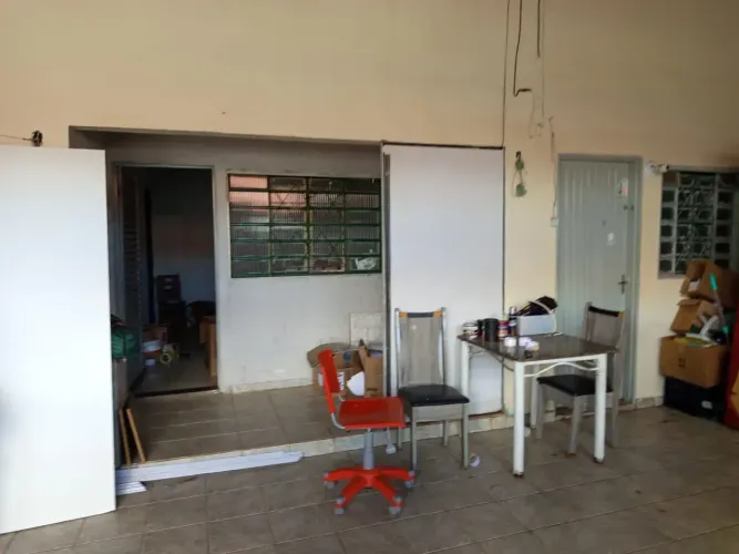 Setor Oeste QD 09, 3 quartos copa lote 275m² R$ 430.000