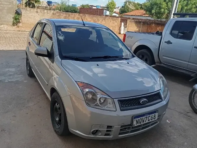 Ford Fiesta Sedan 1.0 8V Flex 4P 2009