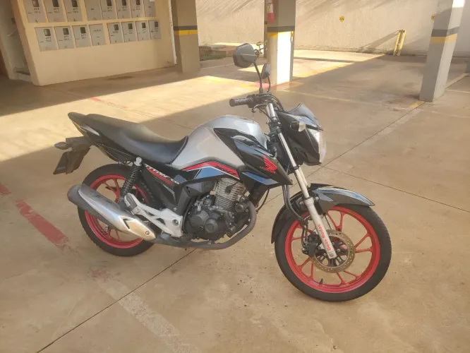Titan 160 ano 2023 edição limitada 25km 