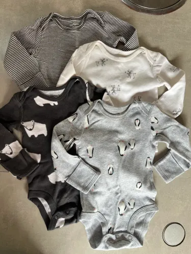 Kit 4 bodys Carter?s tamanho 1-3 meses