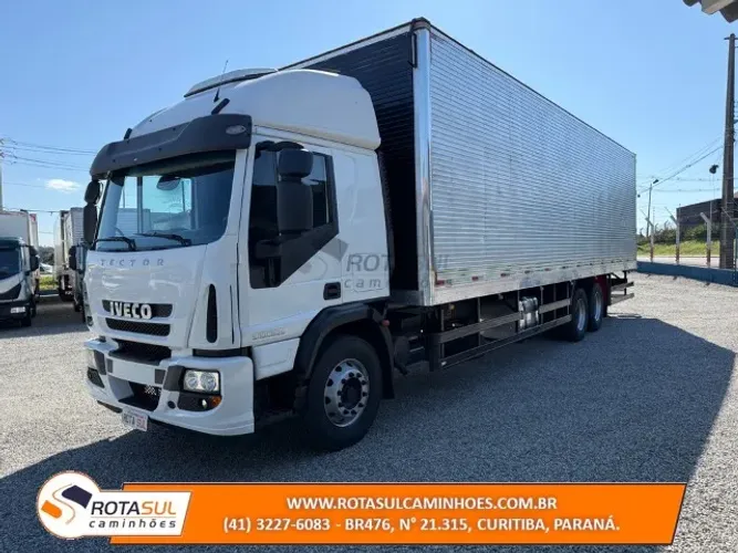 IVECO TECTOR 24.300 2016 BAÚ 10M