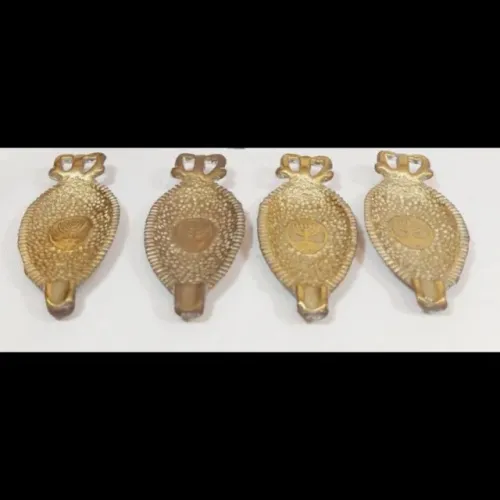 Conjunto 4 belos e raros cinzeiros Jerusalem Bronze dourado Simbolo Menôrâ em auto relevo