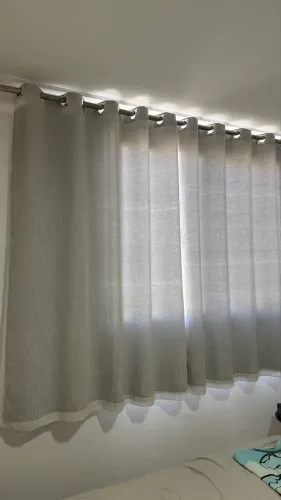 Cortina com blackout + varão