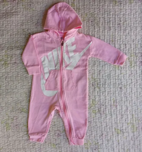 Macacão Nike 9m Novo sem uso