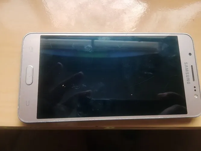 Samsung j7 (bateria novinha)