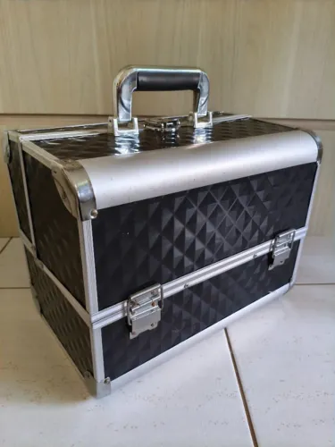 Maleta Frasqueira Valise Necessaire Tamanho Grande Cabe muita coisa 9 compartimento linda 