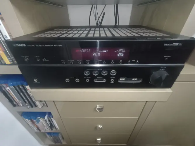 Receiver Yamaha RXV679