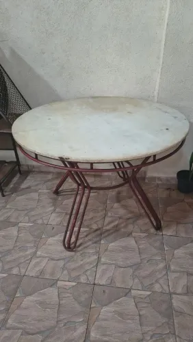 Mesa de mármore