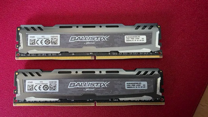 2 pentes Memória RAM 8GB 2400mhz XMP