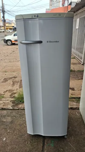 GELADEIRA ELECTROLUX GELO SECO CONSERVADA