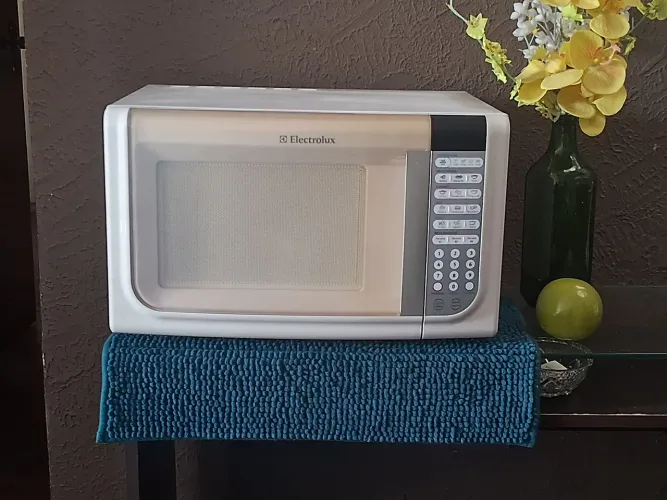 Microondas Electrolux 31 litros ( Funcionando perfeitamente)