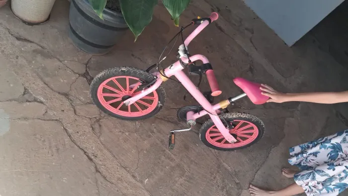 Bicicleta caloi criança linda bem conservada 