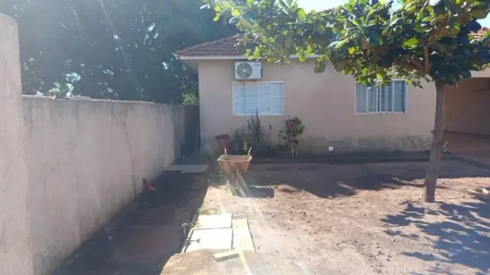 Casa 110m² com Terreno 636m² | São Carlos do Ivaí-PR | Centro - 3 Dormitórios e 1 Vaga - F