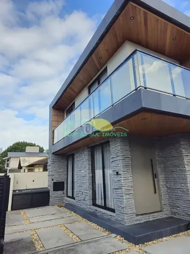 Casa moderna e exclusiva em villa fechada 3 QTS - 1 Suíte , Campeche, Florianópolis, SC