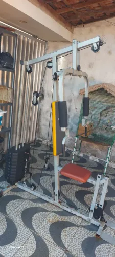 Maquina de musculação academia 