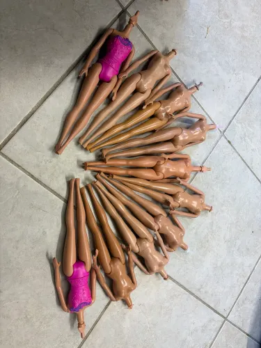 10 corpinhos de Barbies variadas básicas