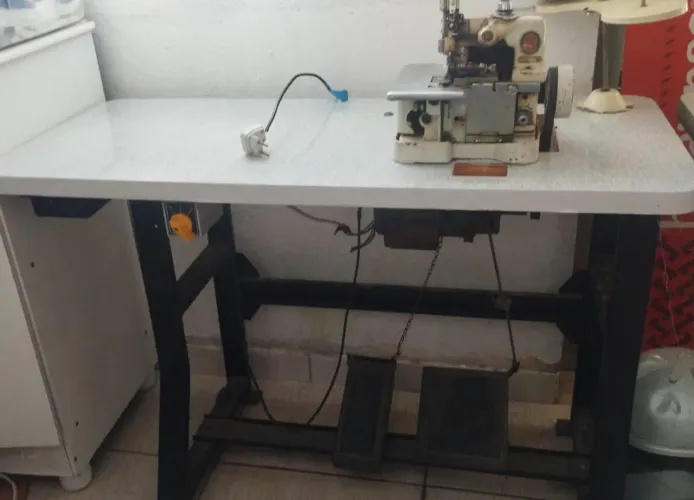 MÁQUINA OVERLOQUE SEMI INDUSTRIAL