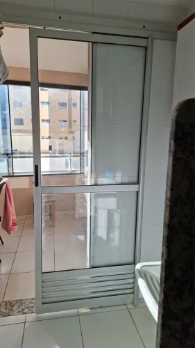 Porta de correr em alumínio