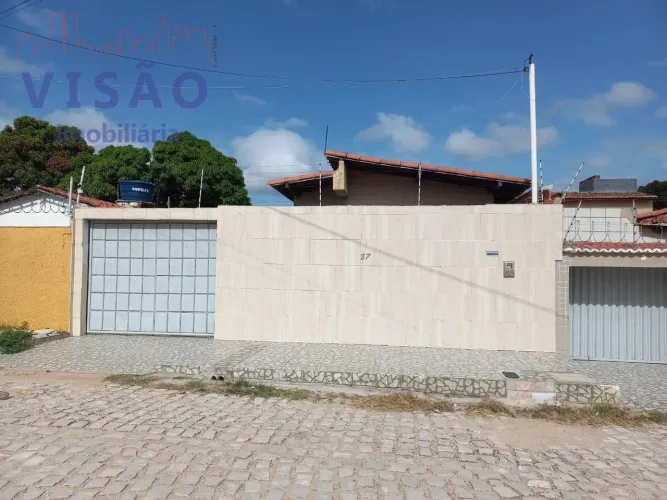 VENDE-SE CASA NO BAIRRO SANTO ANTÔNIO EM MOSSORO-RN