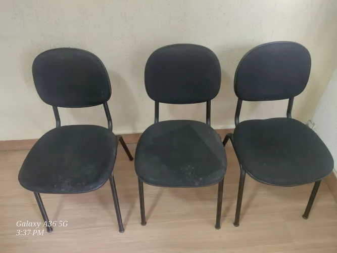 Vendo 3 cadeira