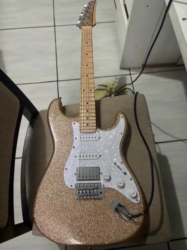 Vendo guitarra seizi fun desert gold sparkle nova