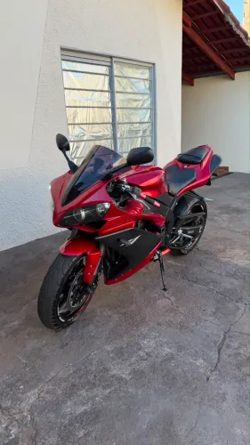 Yamaha R1 