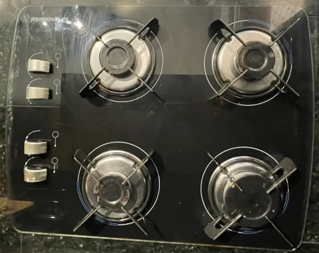 Cooktop 4 Bocas a Gás GLP Continental Mesa de Vidro Preto Acendimento Automático