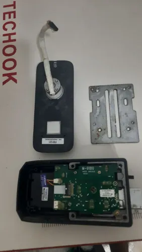 Fechadura de porta eletrônica 