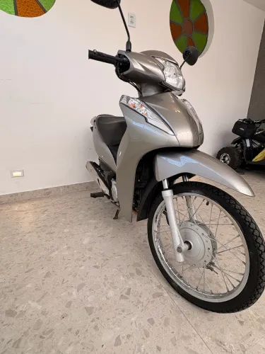 Honda Biz 110cc - Impecável