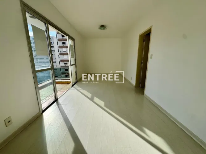 Apartamento 2 Quartos (1 Suíte) e 1 Vaga - Centro