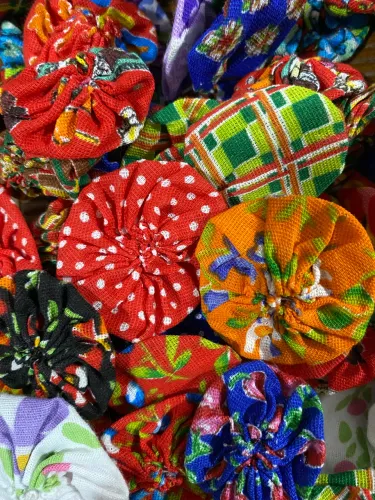 Fuxicos avulsos para artesanato - 200 peças ( foto é apenas sugestão )