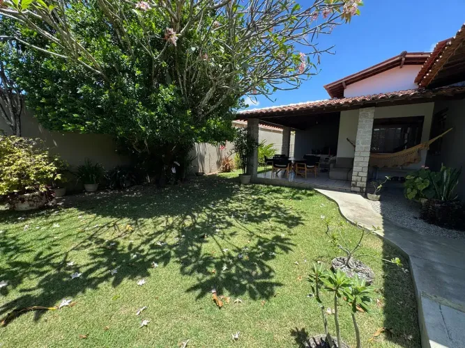 Casa térrea à venda em condomínio no Murilópolis com 3 suítes, sala ampla, varanda, DCE e