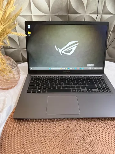 Notebook Asus Ryzen 5 3 8GB Ram SSD NVMe 256 Placa:AMD Radeon vega 8 Graphics 4GB