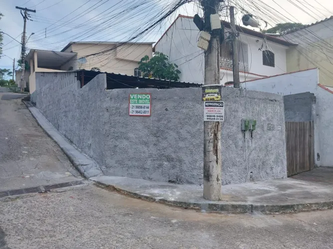 Oportunidade com Quintal Amplo na Estrada da Cachamorra