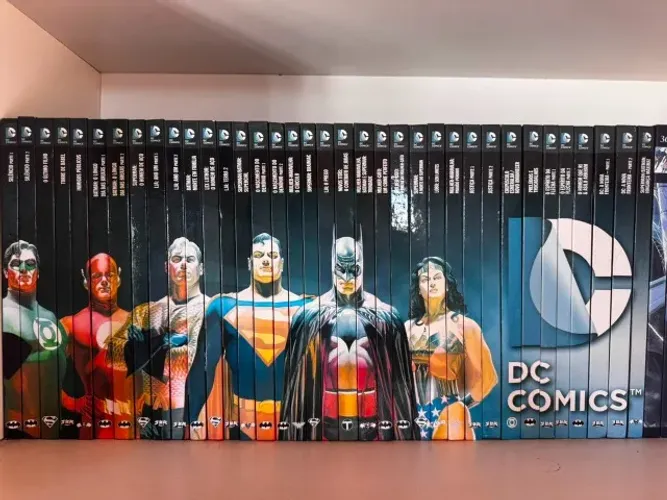 Coleção da Eaglemoss/DC Comics - Coleção Oficial de Graphic Novels Vol. 1 ao 37