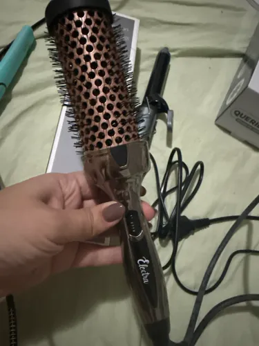 Escova modeladora Electra aquece sem barulho 