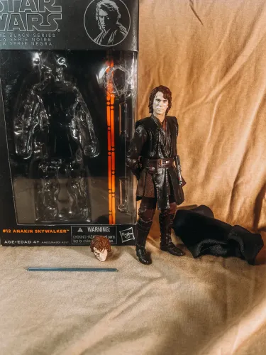 Anakin Skywalker Star Wars the black Series (raro + manto jedi)