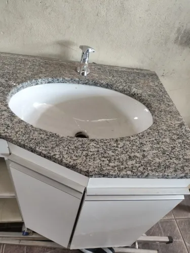 Armário pra banheiro em MDF com pedra de mármore <br>Tamanho 0,75<br>Largura 0,49